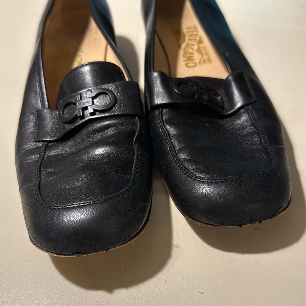 Salvatore Ferragamo women Sz 8.5 3A as sh some rougher spots arou front of shoe